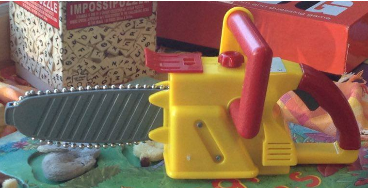 File:Chainsaw toy-3.jpg