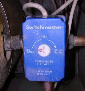 CH motorised valve Switchmaster 3-port mid-pos (top).jpg